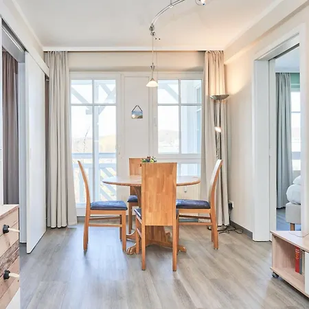 Apartment 333, Seepark *